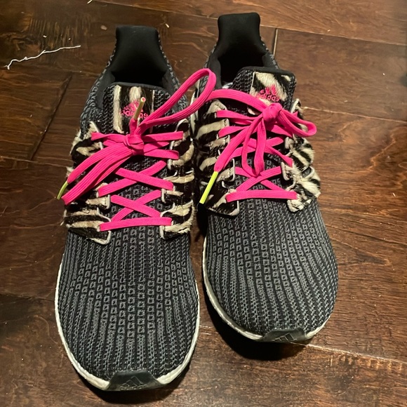 Adidas Ultra Boost DNA Zebra PrimeBlue - Picture 1 of 5